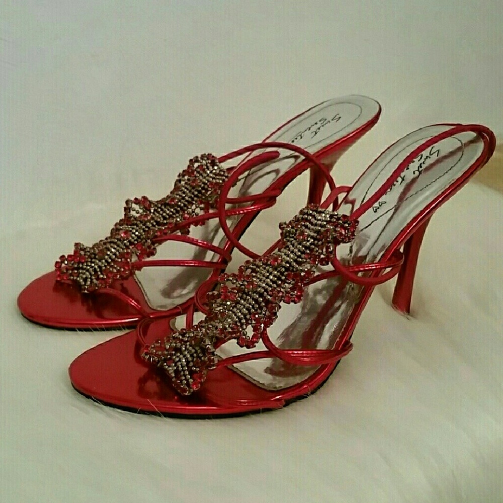 Red Heels - Picture 3 of 5
